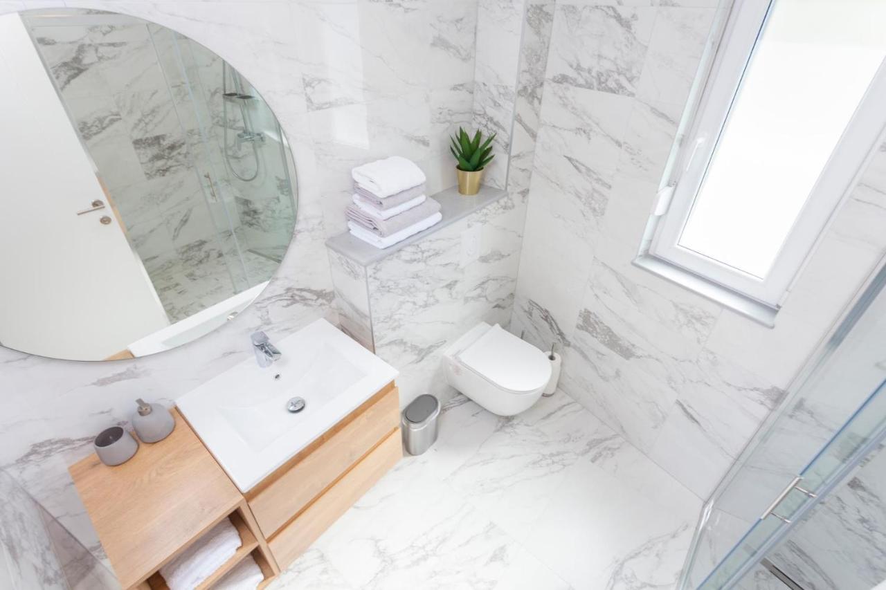 Tinel Boutique Apartment Проманья Экстерьер фото