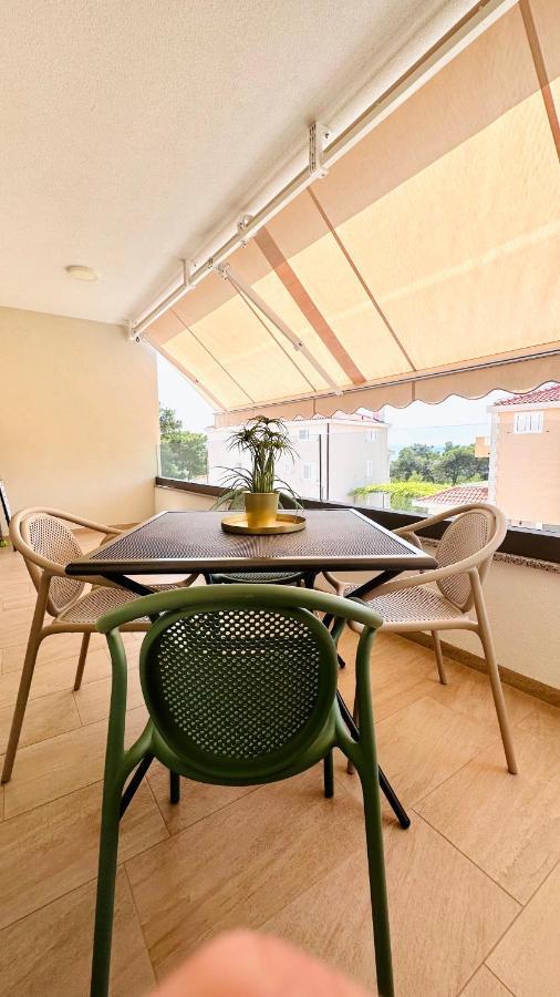 Tinel Boutique Apartment Проманья Экстерьер фото